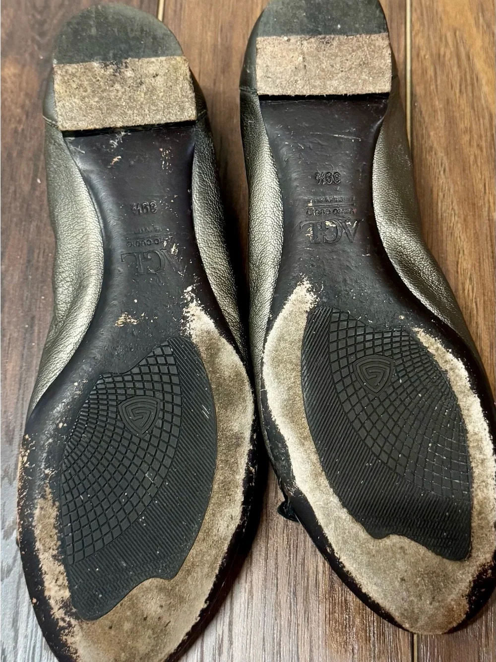 AGL Gray Metallic Leather Ballet Flats 39.5